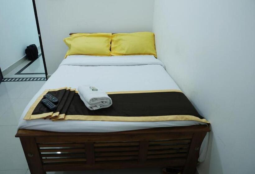 ホテル Airport Cochin Royal Residency