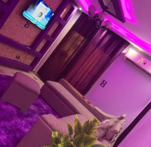 هتل Discover Inn