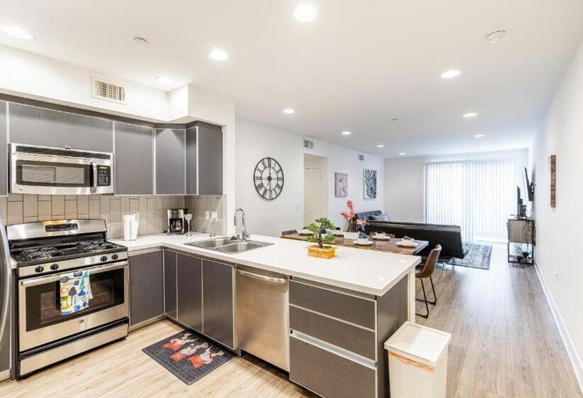 هتل Fully Furnished Apartments Near Hollywood Walk Of Fame