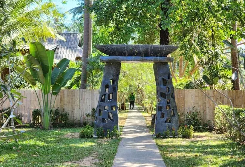 ホテル Garden Chalets Koh Lanta