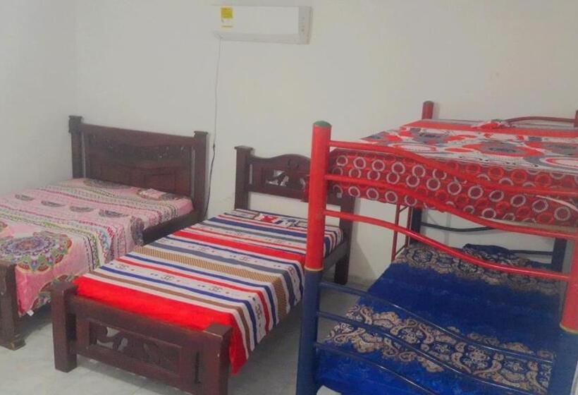 בית מלון כפרי Hostal Nuevo Hollywood