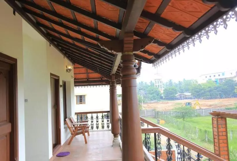 ホテル Ponni Homestay Kumbakonam