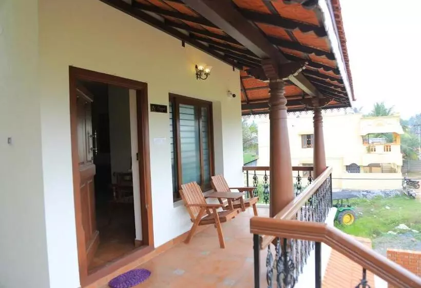 ホテル Ponni Homestay Kumbakonam