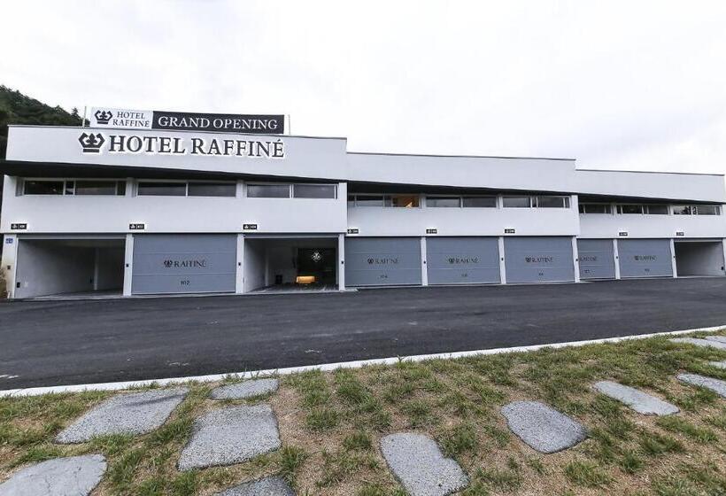 Hotel Raffine
