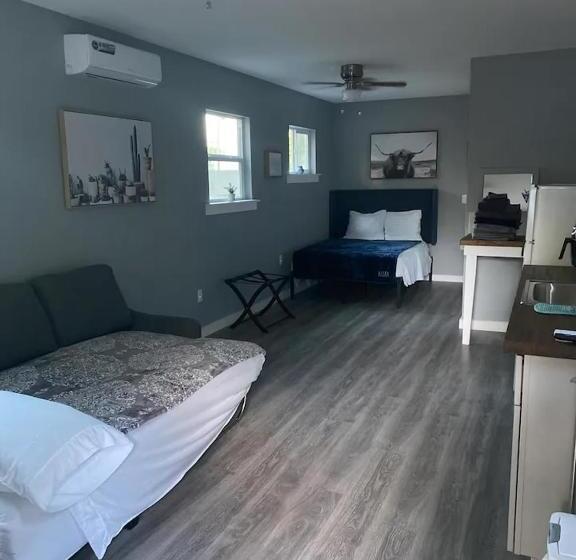 Pension Atx Tiny House