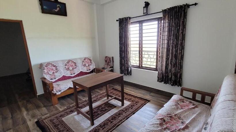 بنسيون Cave Castle Panchalimedu