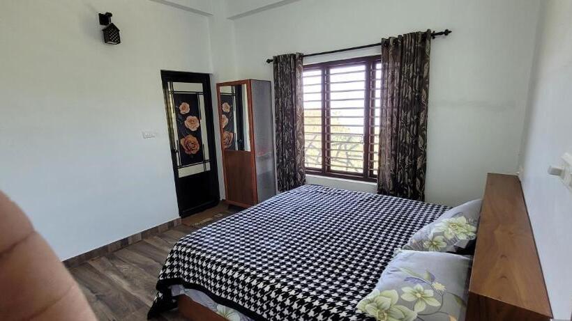 بنسيون Cave Castle Panchalimedu