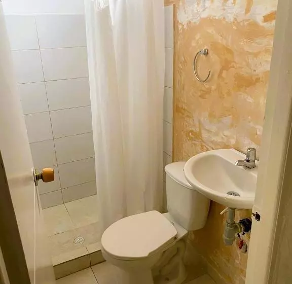 پانسیون Hostal La Casona De Sara