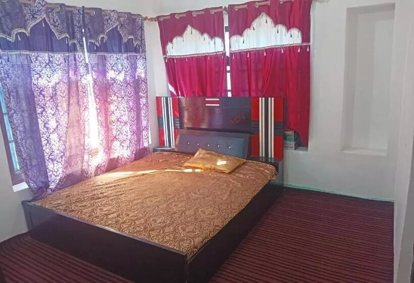 ペンション Malik Guest House
