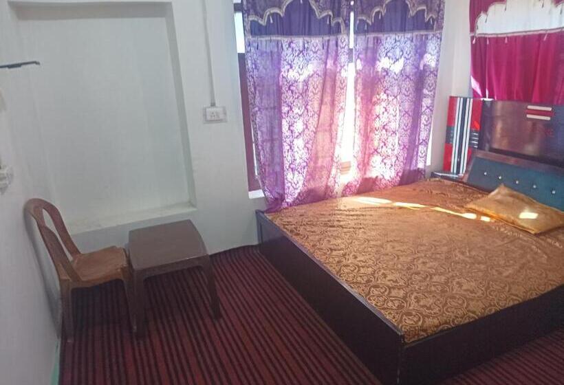 פנסיון Malik Guest House