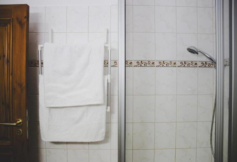 بنسيون Wohnung Ruth  Turmzimmer Anno1869 Herrenhaus Viecheln