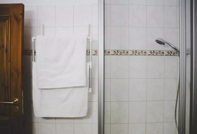 Majatalo Wohnung Ruth  Turmzimmer Anno1869 Herrenhaus Viecheln