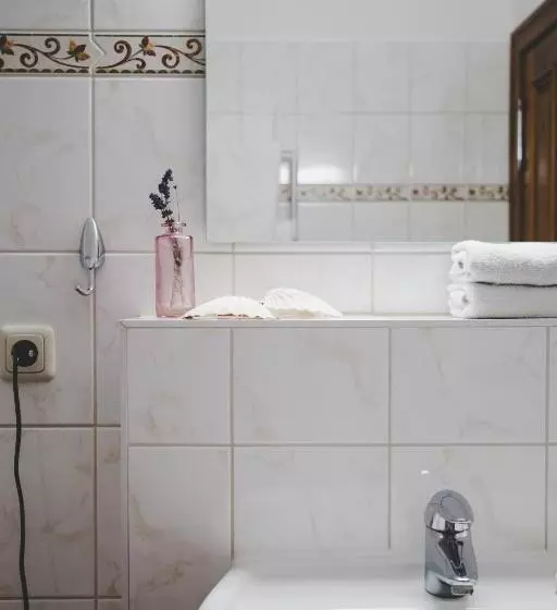 Majatalo Wohnung Ruth  Turmzimmer Anno1869 Herrenhaus Viecheln