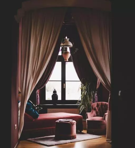 Majatalo Wohnung Ruth  Turmzimmer Anno1869 Herrenhaus Viecheln