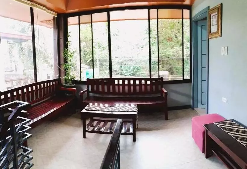 Retkeilymaja Felli`s Guest House