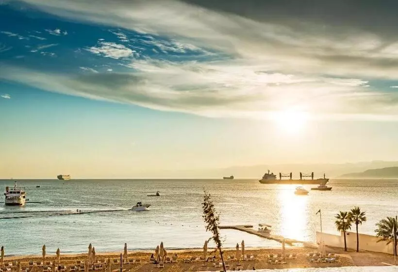 تختخواب و صبحانه Post