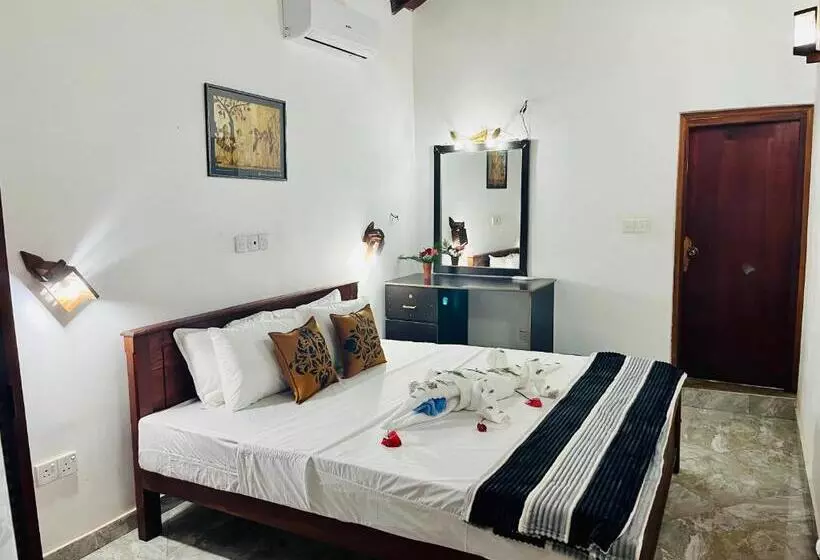 تختخواب و صبحانه Villa Roy Bentota