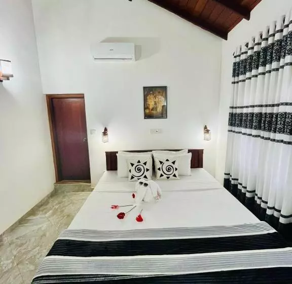 تختخواب و صبحانه Villa Roy Bentota