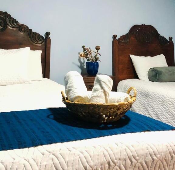 هتل Casa De Los Abuelos