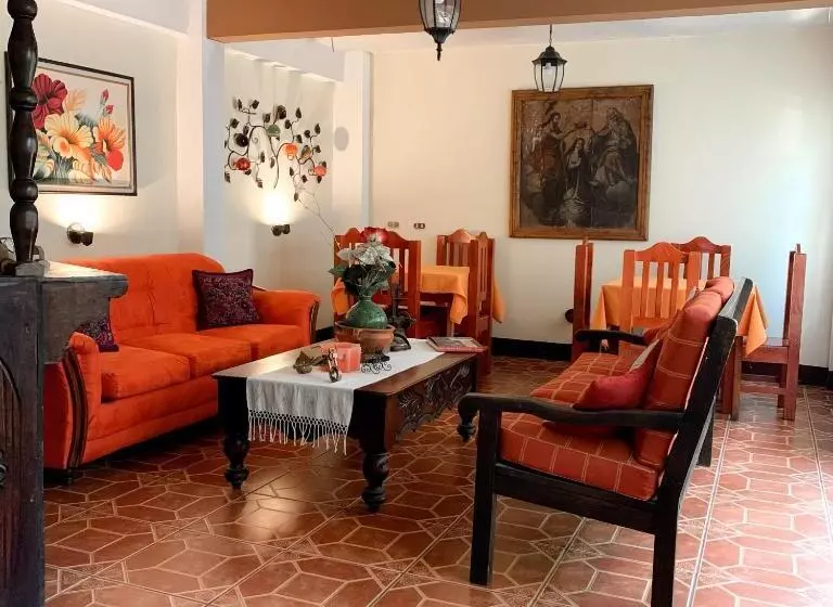 هتل Casa De Los Abuelos