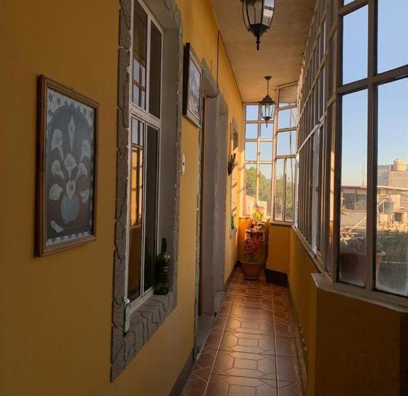 هتل Casa De Los Abuelos