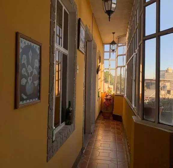 هتل Casa De Los Abuelos