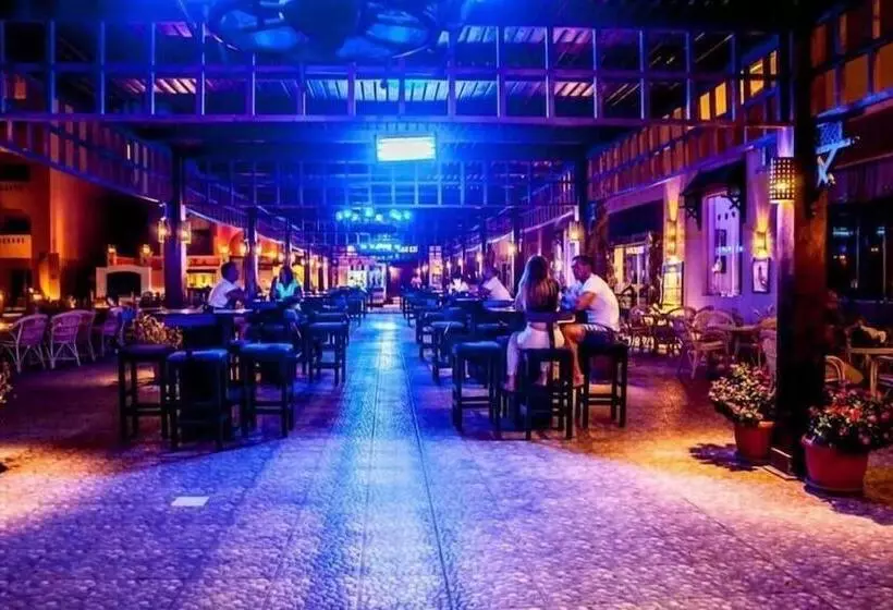 هتل Apartment At Karma Aqua Beach Resort