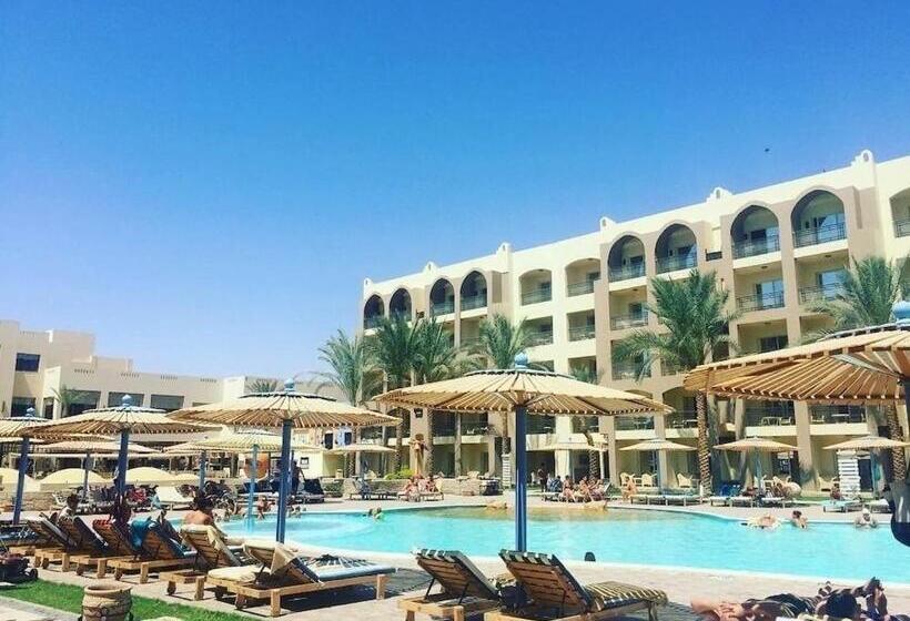 هتل Apartment At Karma Aqua Beach Resort