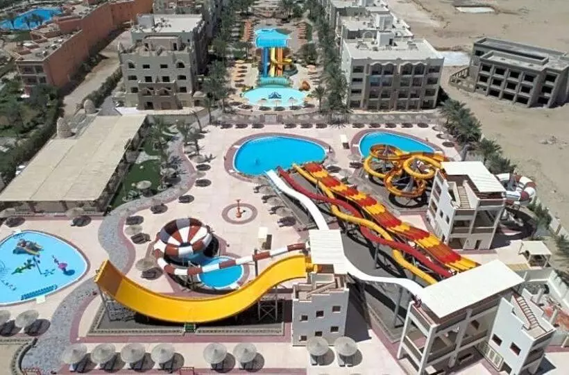 هتل Apartment At Karma Aqua Beach Resort