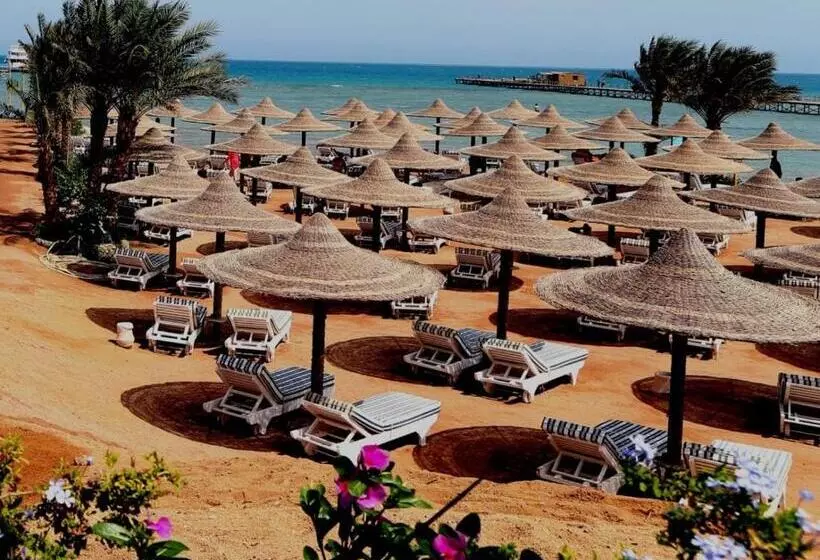 هتل Apartment At Karma Aqua Beach Resort