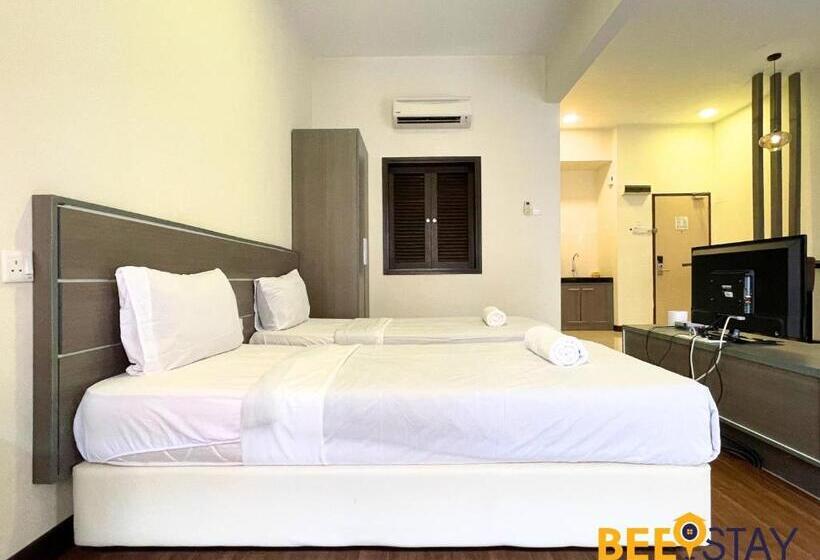 هتل Melaka Biggest Water Themepark Pool With Free Tickets In Bukit Katil