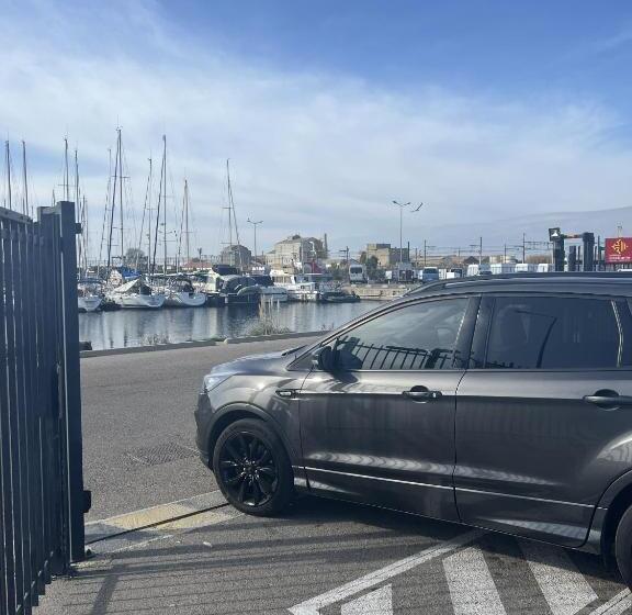 هتل Nuits Enchantées Sur Les Flots Embarquez Pour Une Aventure Inédite à Sète