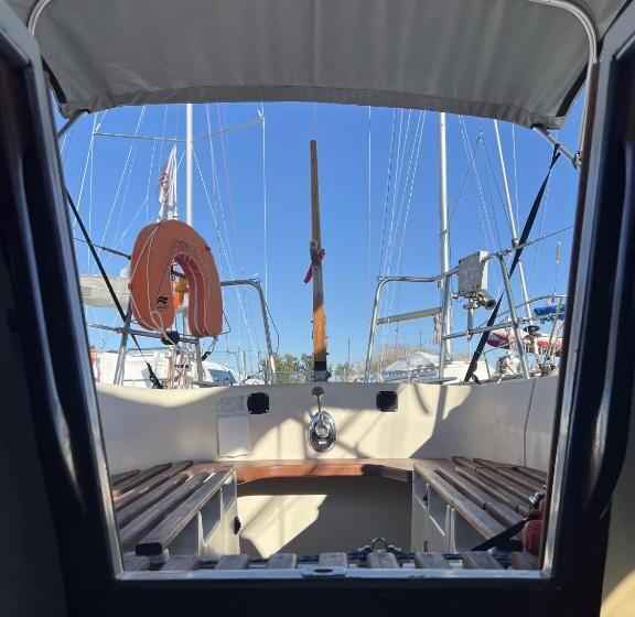 هتل Nuits Enchantées Sur Les Flots Embarquez Pour Une Aventure Inédite à Sète