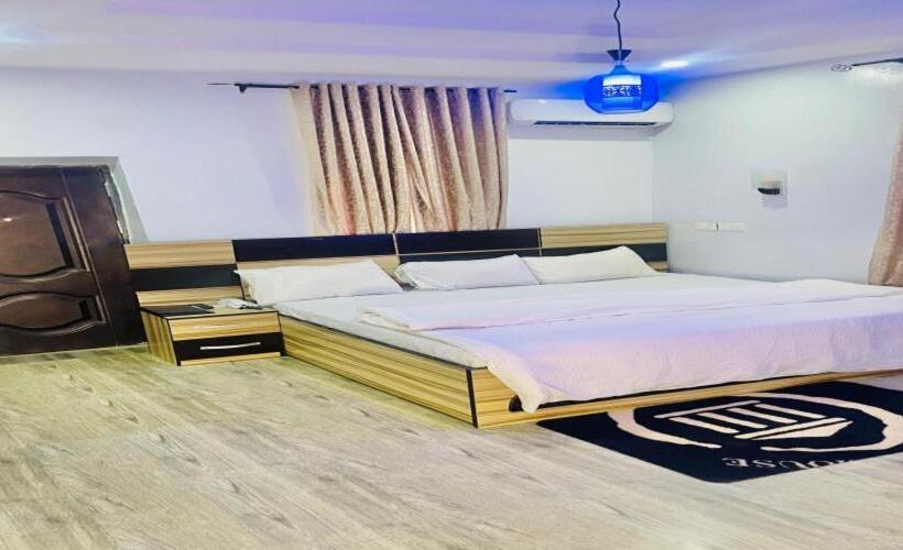 هتل Star Diamond View Lounge & Suite