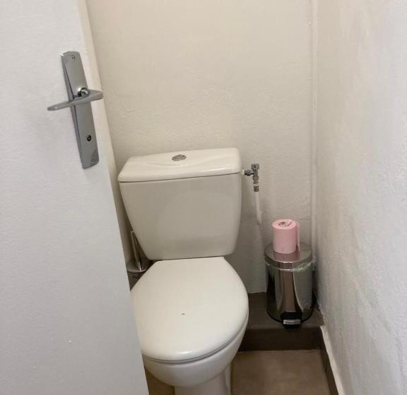 پانسیون Modhumita