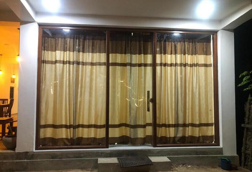 Pensione Oruwa Turtle Beach Villa