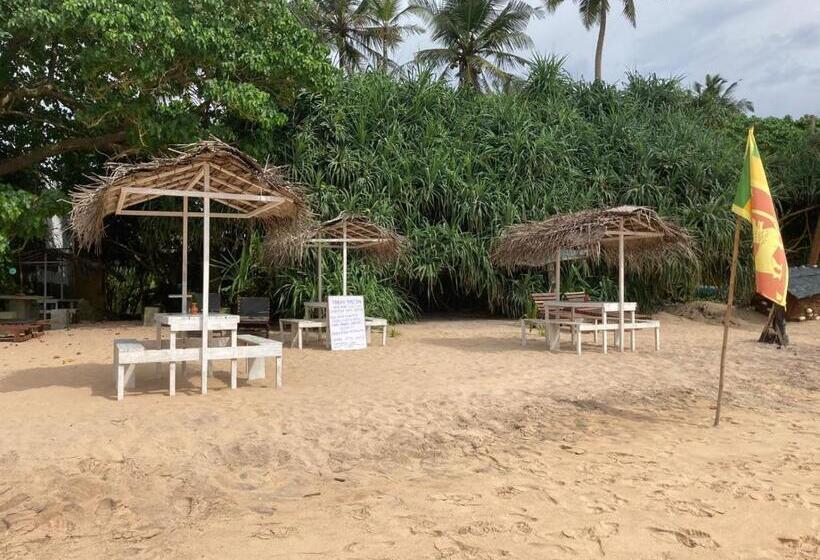 Pensione Oruwa Turtle Beach Villa