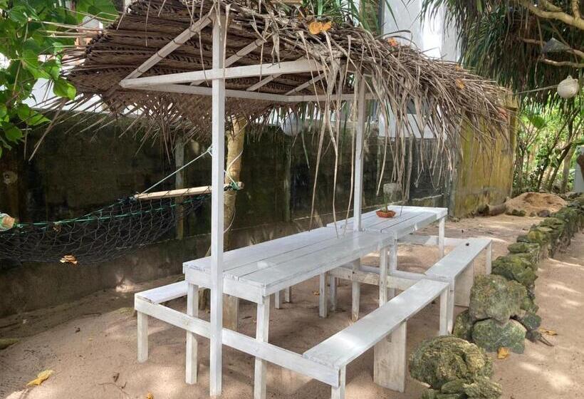 Pensione Oruwa Turtle Beach Villa