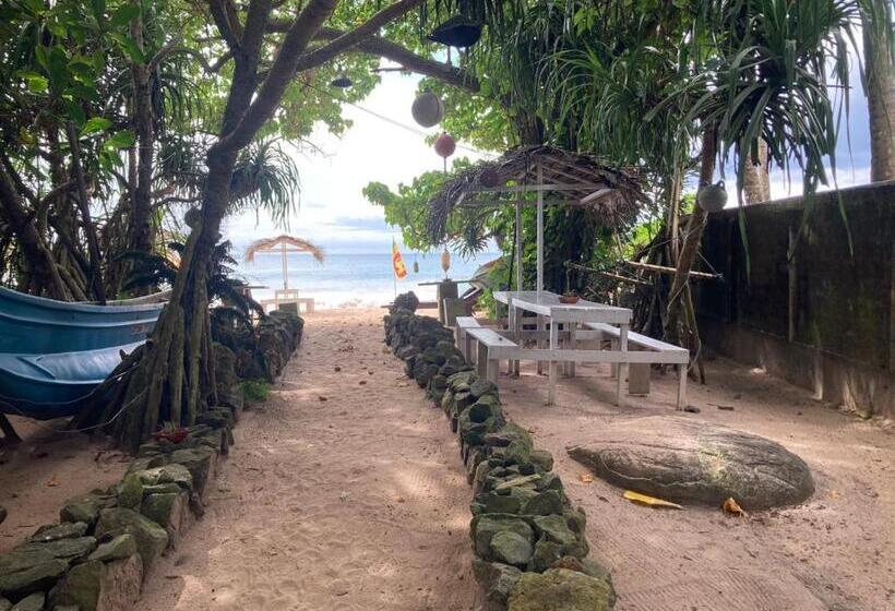 Pensione Oruwa Turtle Beach Villa