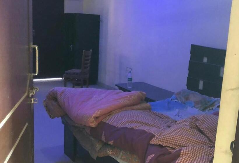 ペンション Robin Guest House