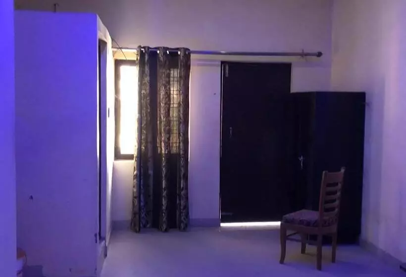 ペンション Robin Guest House