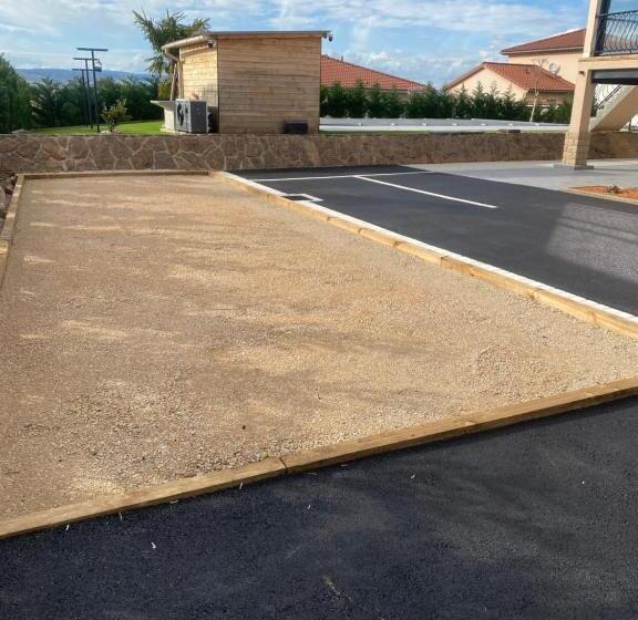 Pensão Studio Chez L Habitant Avec Piscine Commune