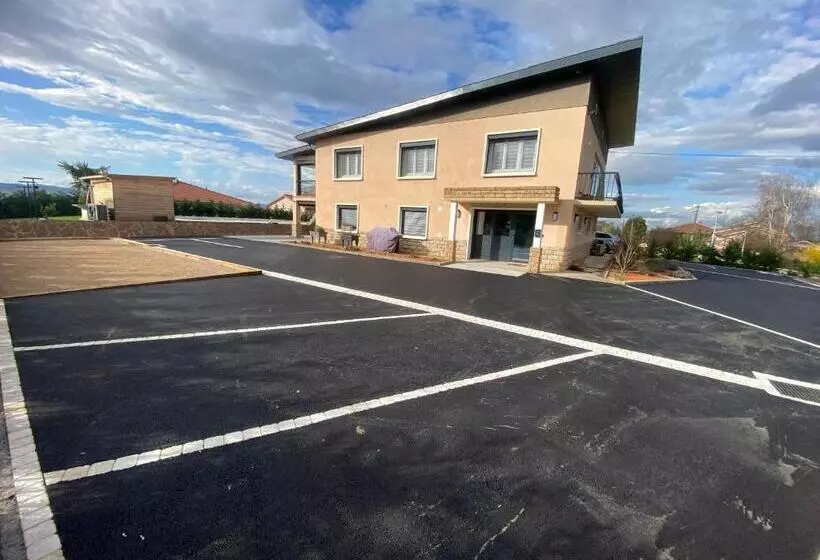 ペンション Studio Chez L Habitant Avec Piscine Commune