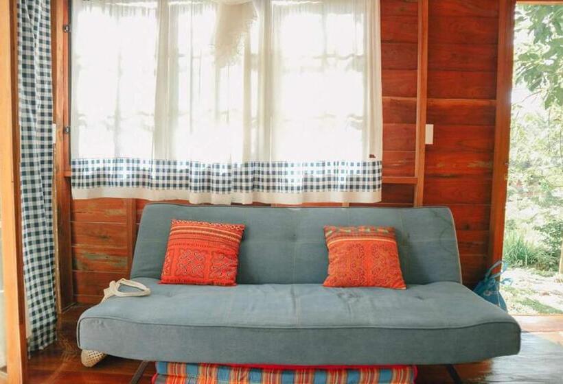 پانسیون The River Whisper