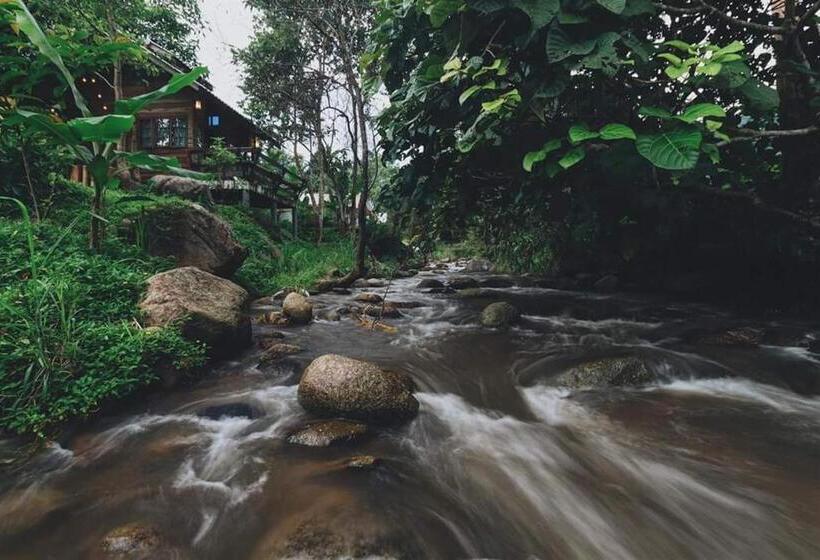 پانسیون The River Whisper