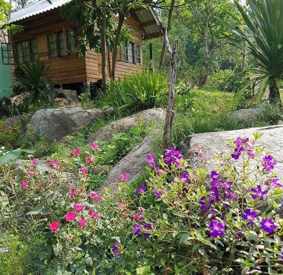 پانسیون The River Whisper