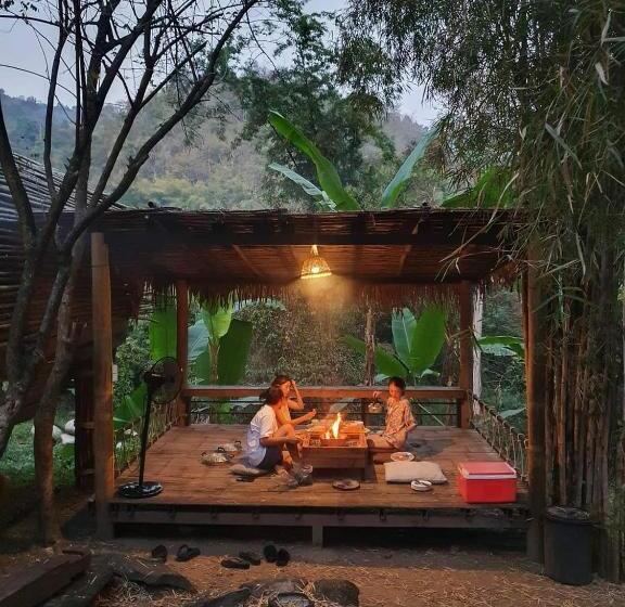 پانسیون The River Whisper