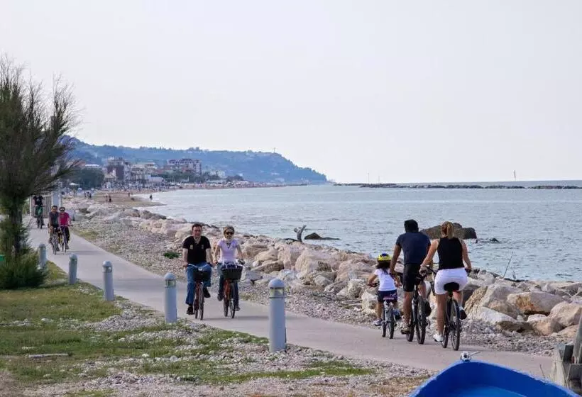 Aamiaismajoitus (B&B) Acquamarina