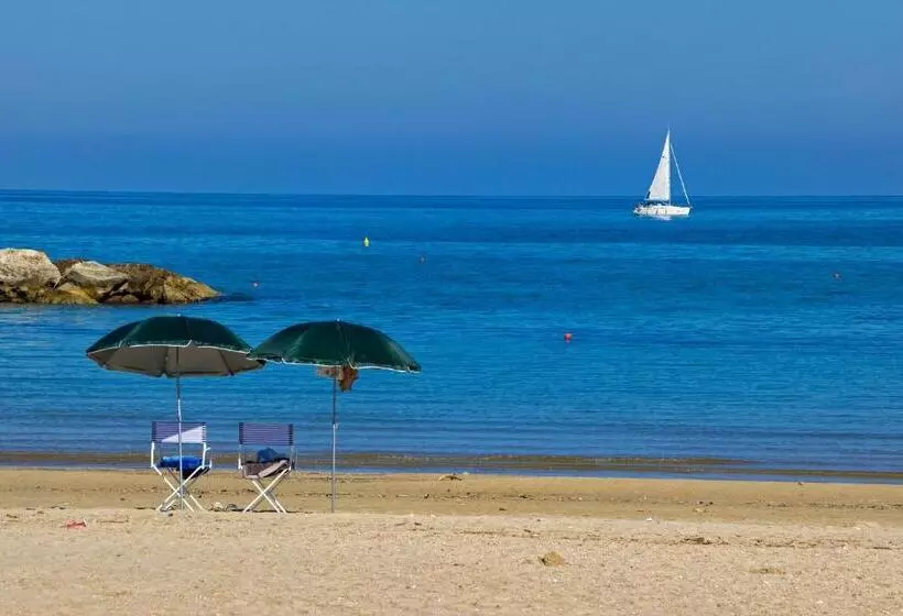 Aamiaismajoitus (B&B) Acquamarina