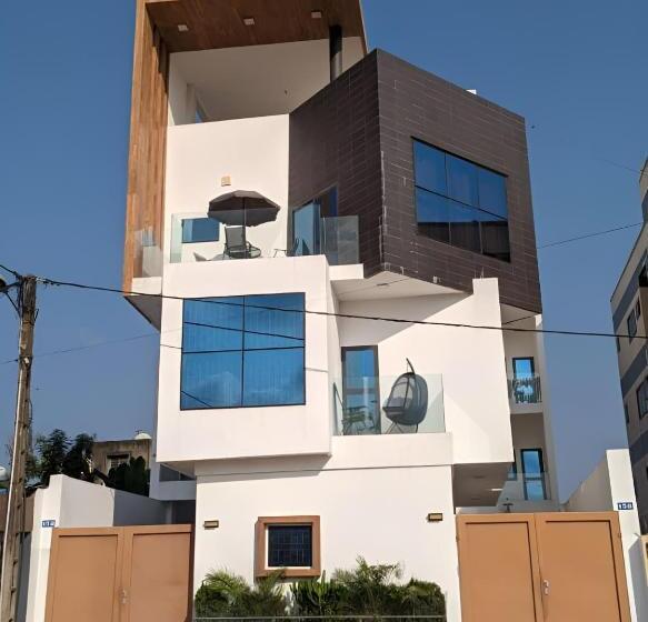 هتل Bénin Booking Buddy